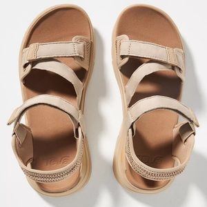 Teva Zymic Sport Sandals brand new never worn size 6 color sesame